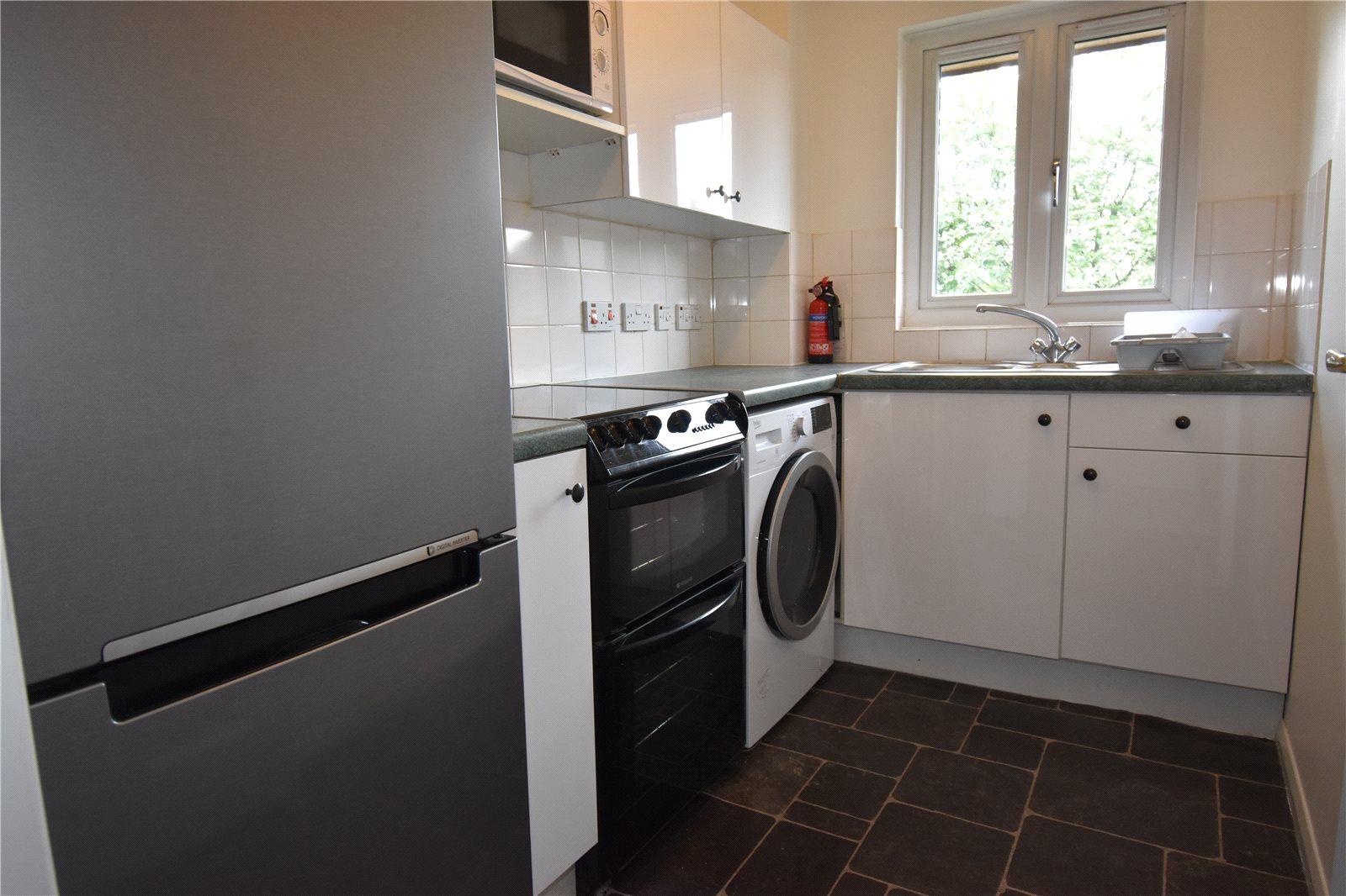 1 bedroom Apartment to rent + ' - Martyn Gerrard