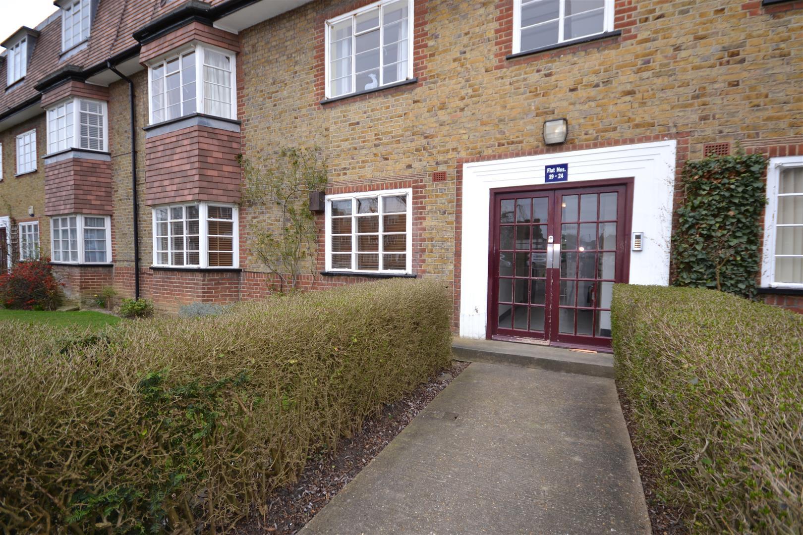 2 bedroom Ground Floor Flat to rent + ' - Martyn Gerrard