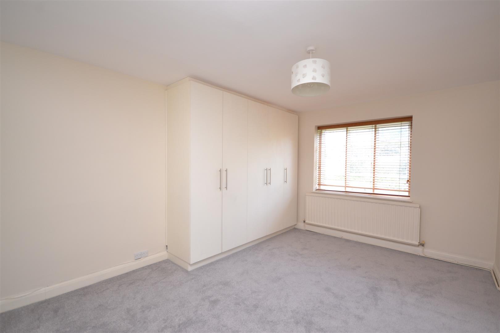 2 bedroom Ground Floor Flat to rent - Martyn Gerrard