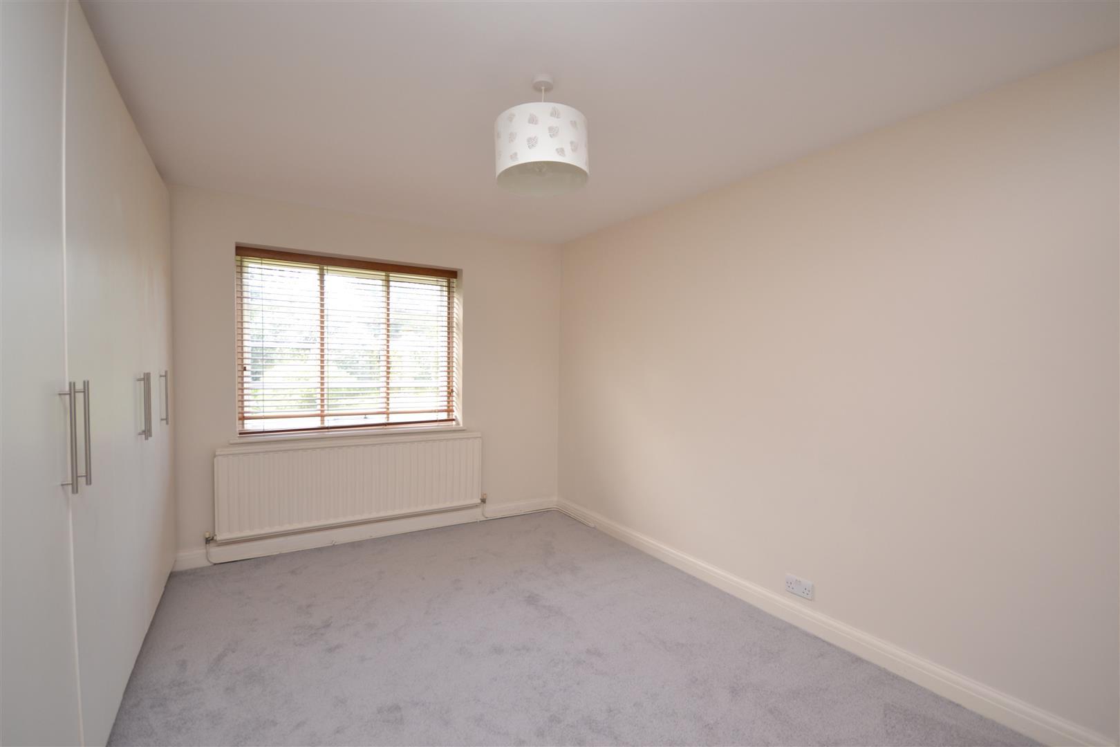 2 bedroom Ground Floor Flat to rent - Martyn Gerrard