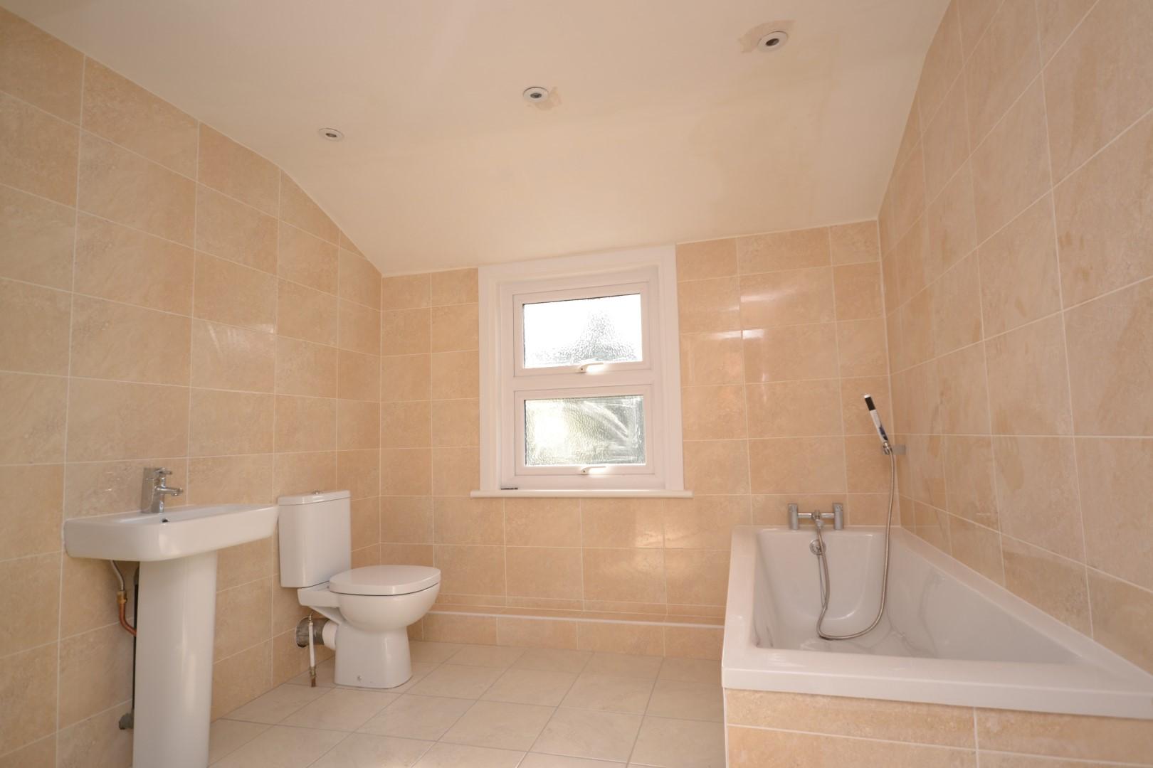 2 bedroom Apartment to rent - Martyn Gerrard