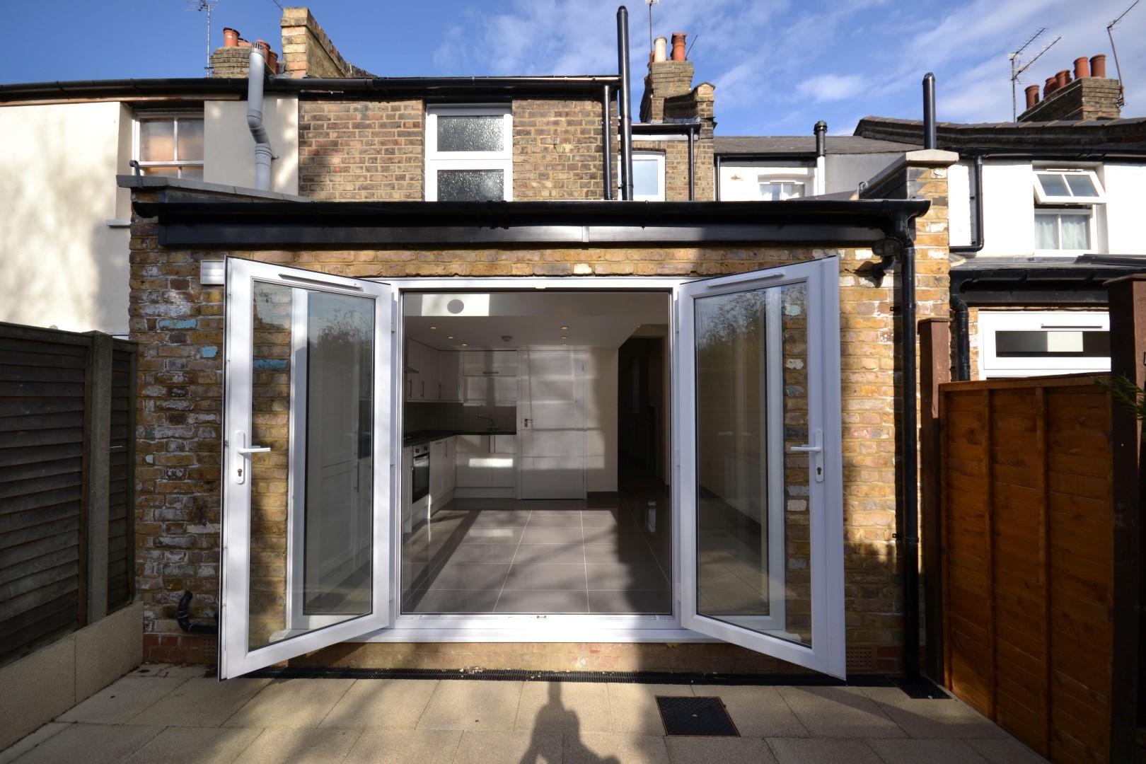 2 bedroom Apartment to rent - Martyn Gerrard