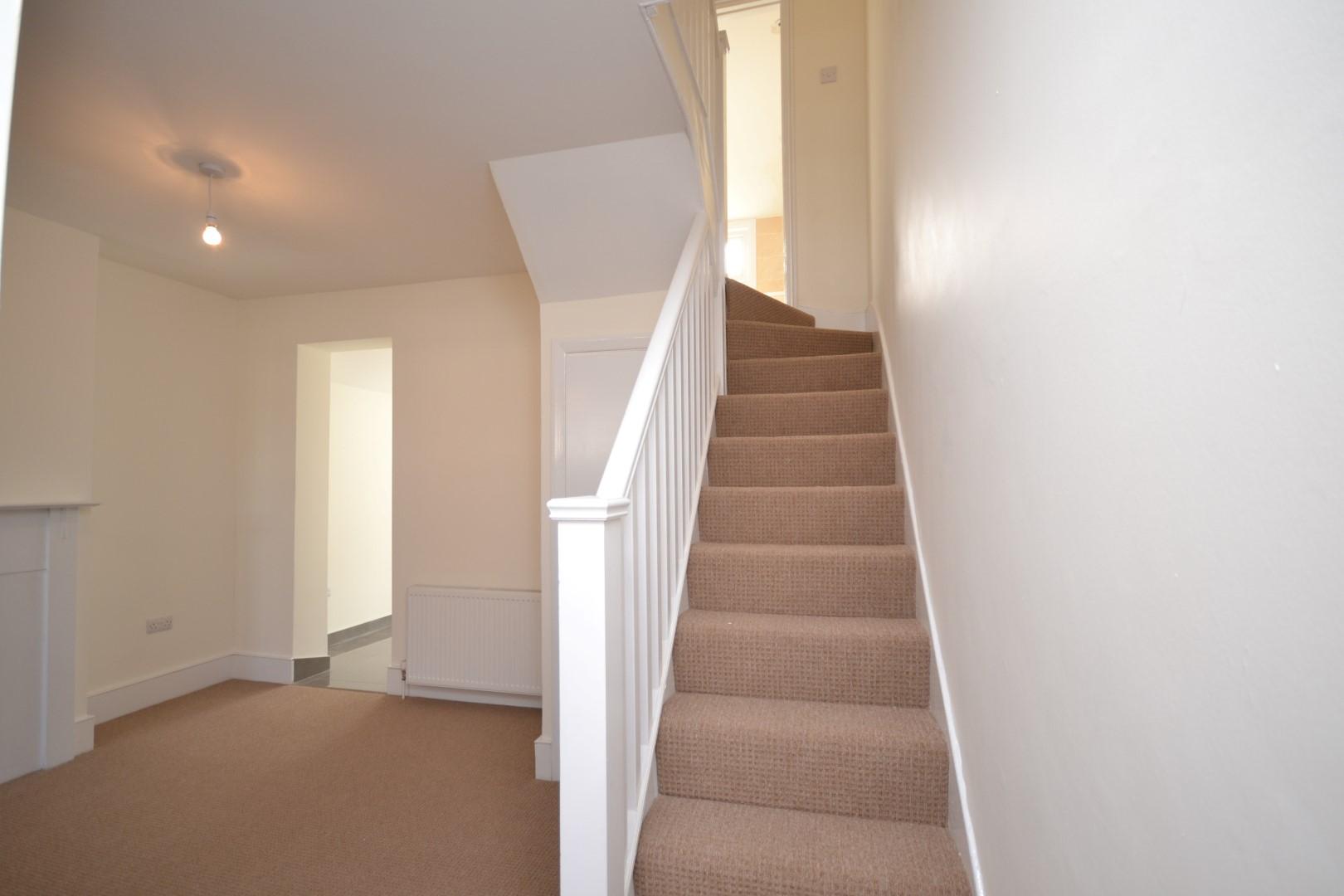 2 bedroom Apartment to rent - Martyn Gerrard