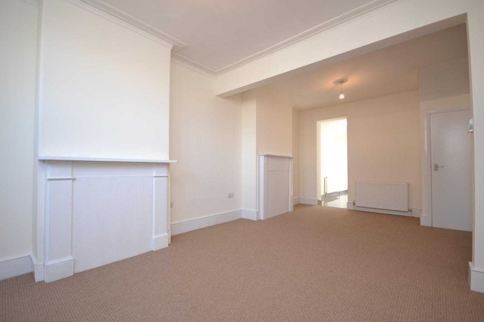 2 bedroom Apartment to rent - Martyn Gerrard