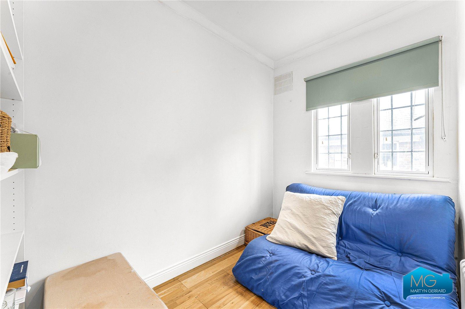 3 bedroom Apartment to rent - Martyn Gerrard