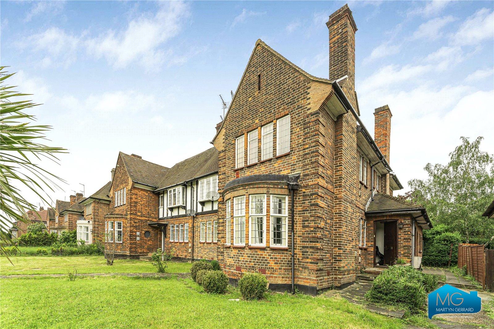 3 bedroom Apartment to rent - Martyn Gerrard