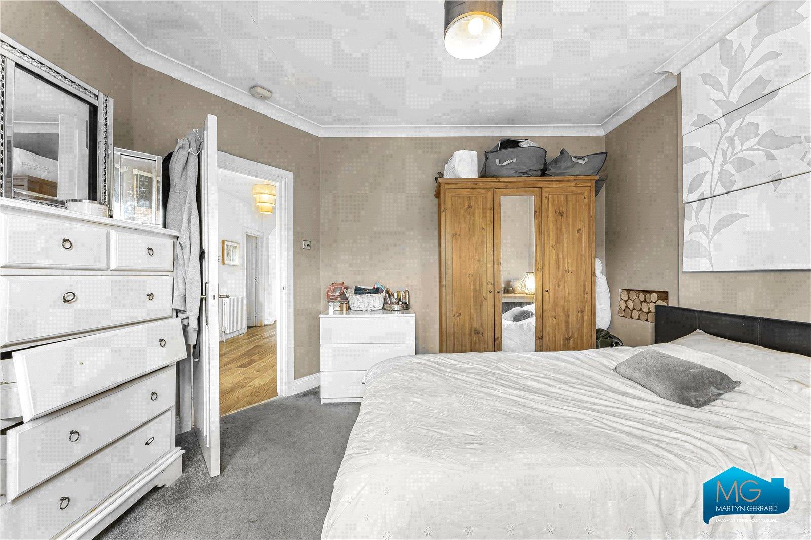 3 bedroom Apartment to rent - Martyn Gerrard