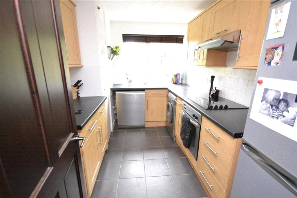 2 bedroom Apartment to rent - Martyn Gerrard