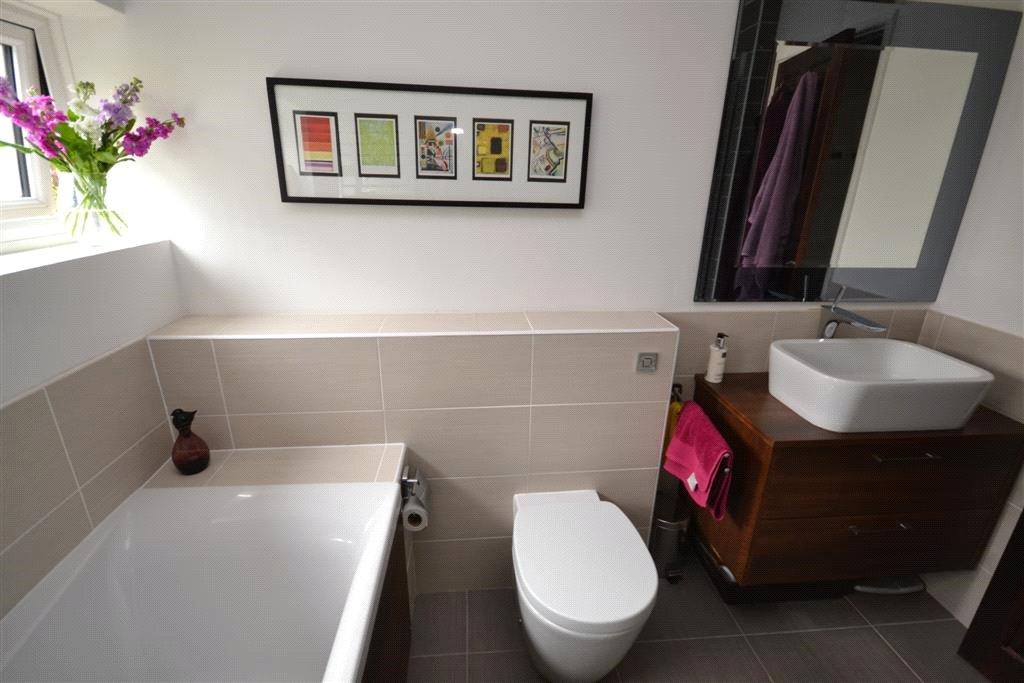 2 bedroom Apartment to rent - Martyn Gerrard