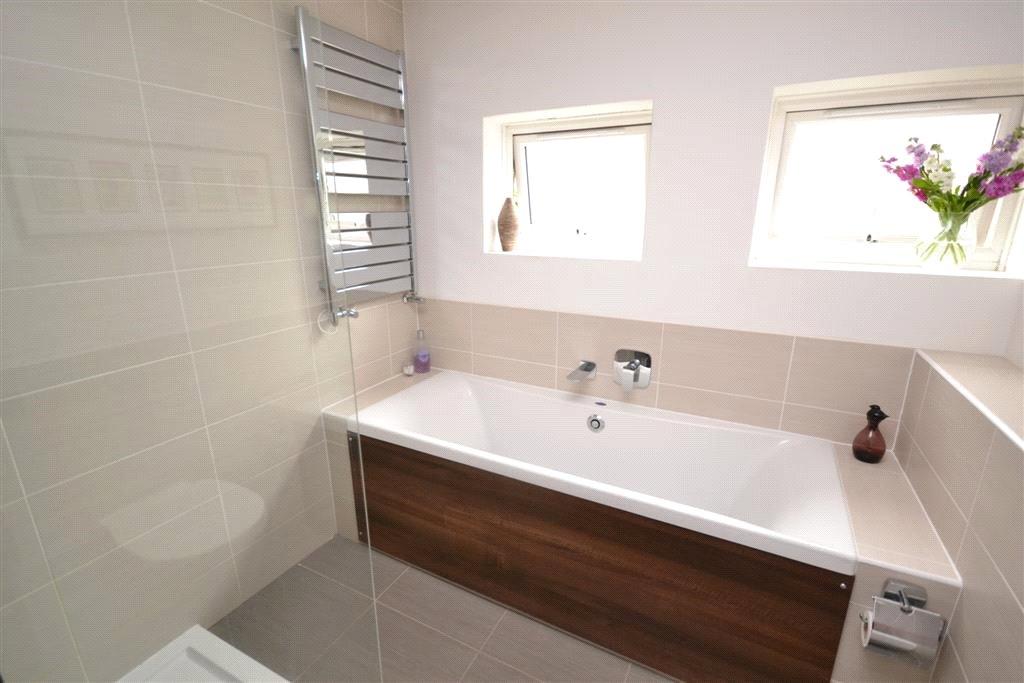 2 bedroom Apartment to rent - Martyn Gerrard