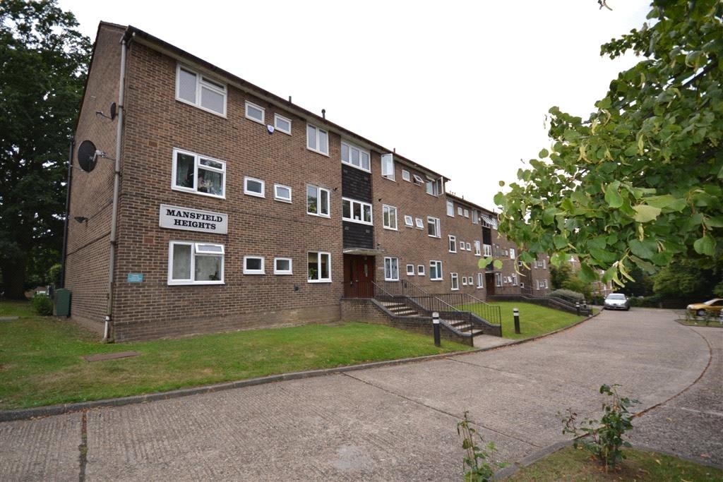 2 bedroom Apartment to rent - Martyn Gerrard