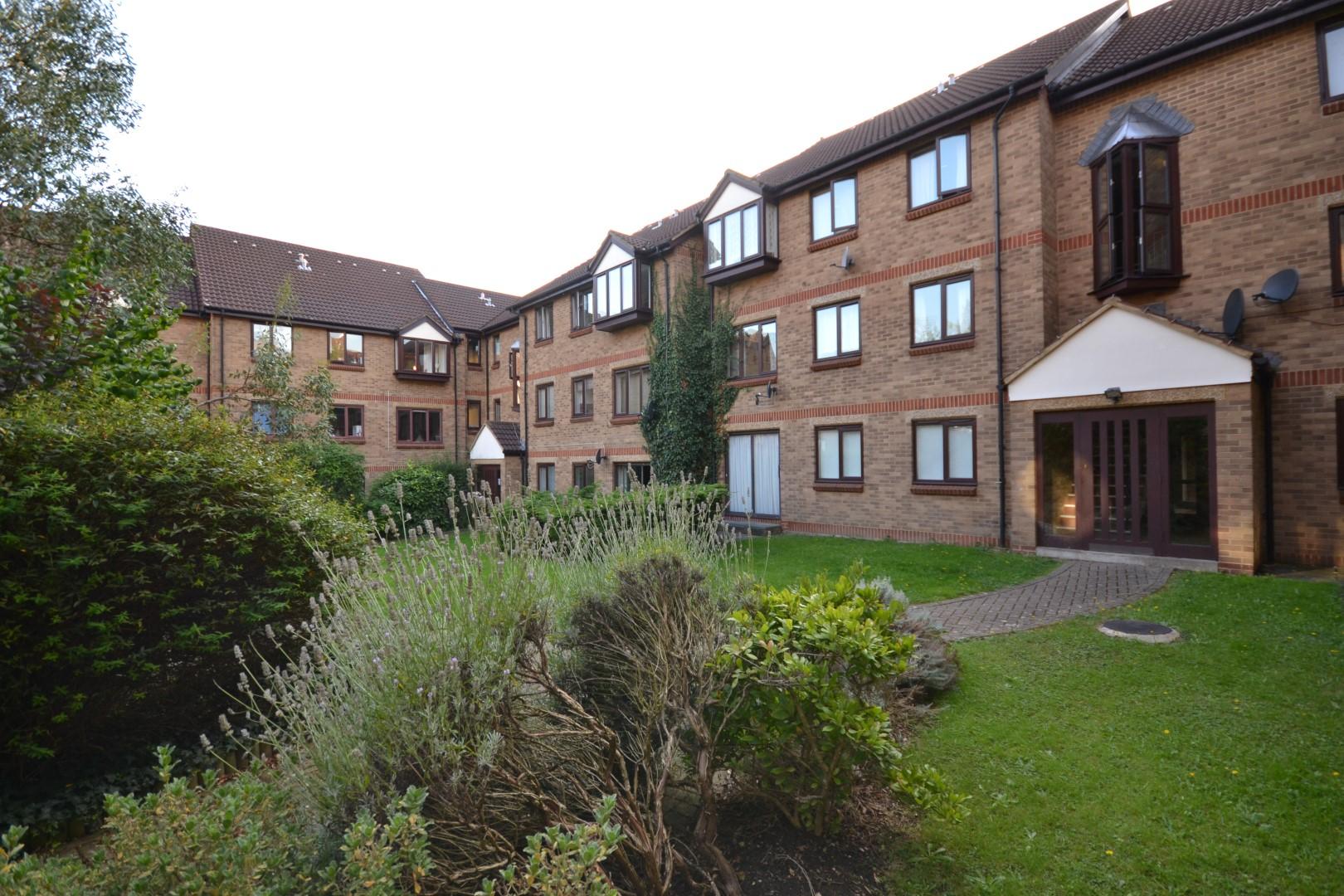 2 bedroom Apartment to rent - Martyn Gerrard