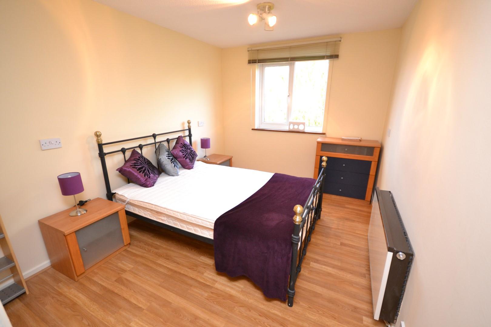2 bedroom Apartment to rent - Martyn Gerrard