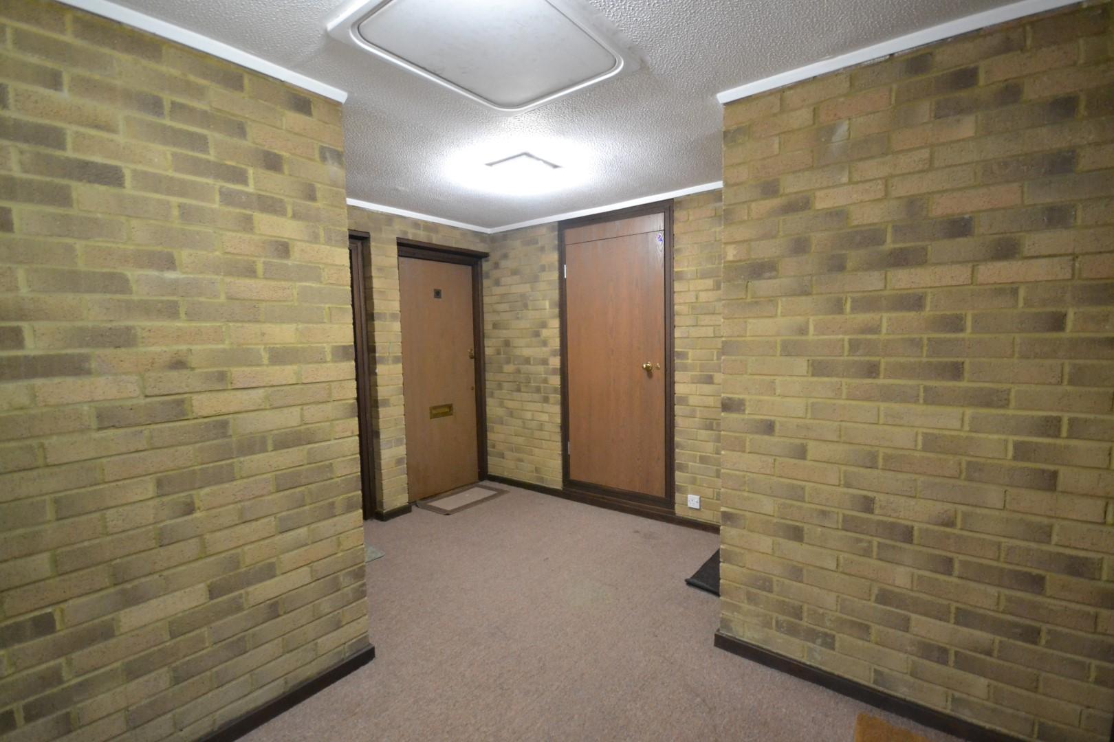 2 bedroom Apartment to rent - Martyn Gerrard