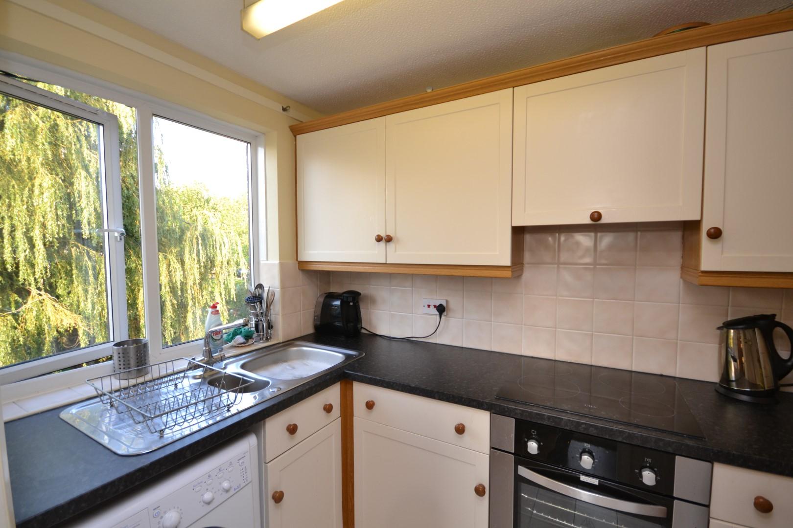2 bedroom Apartment to rent - Martyn Gerrard