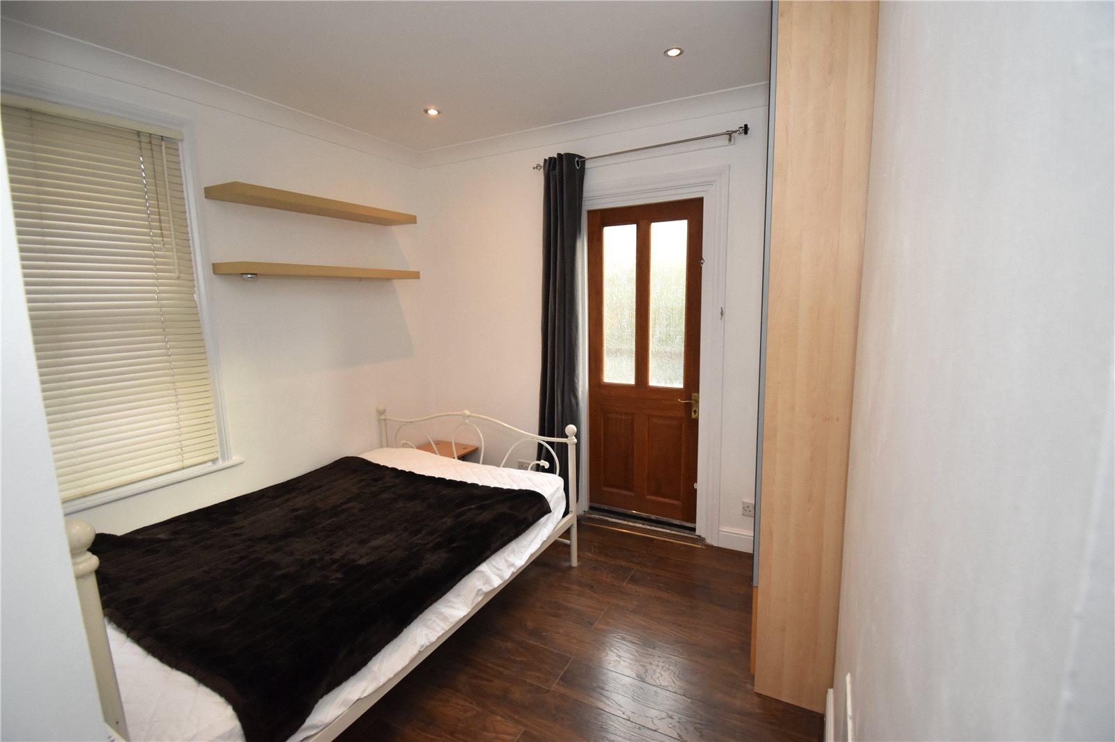 2 bedroom Apartment to rent - Martyn Gerrard