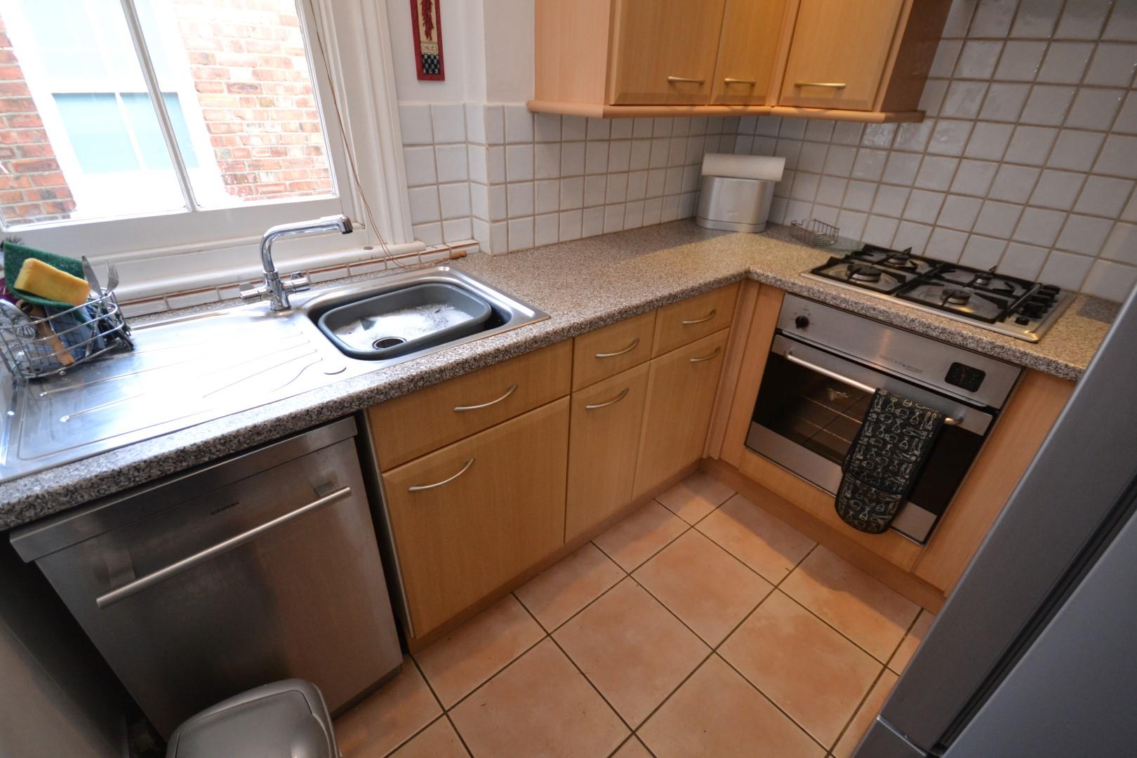2 bedroom Apartment to rent - Martyn Gerrard