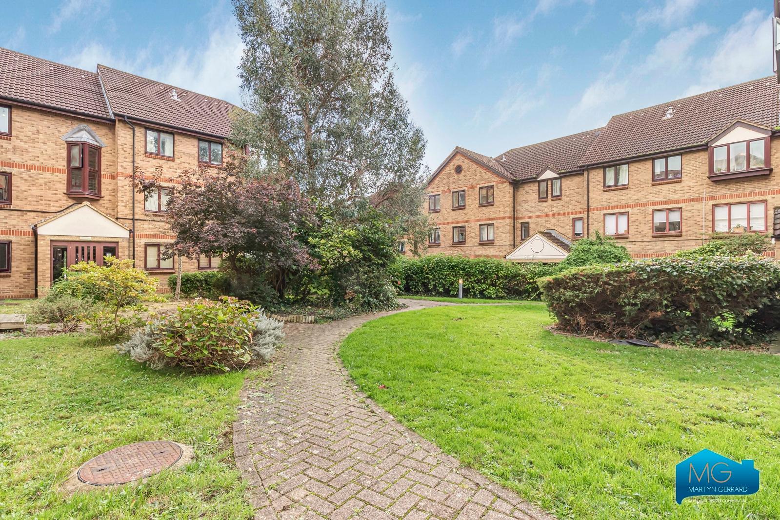 2 bedroom Apartment to rent - Martyn Gerrard