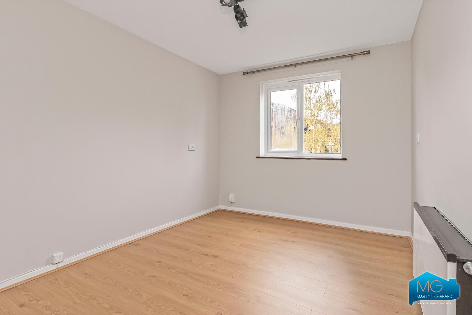 2 bedroom Apartment to rent - Martyn Gerrard