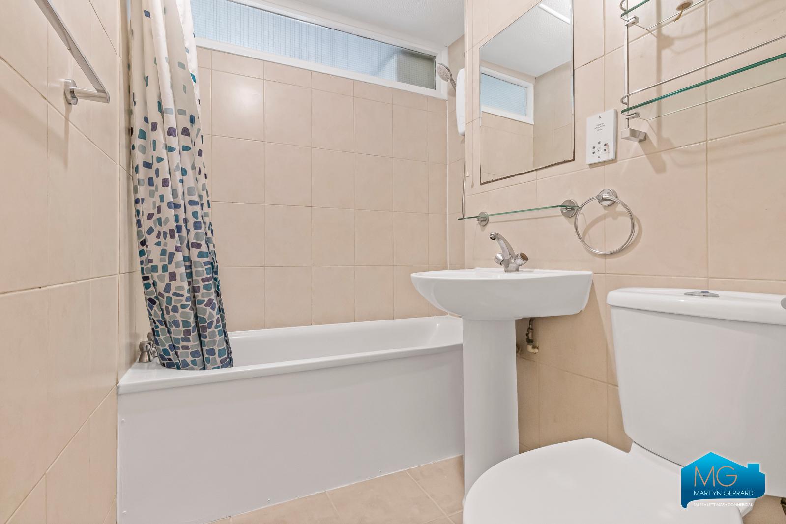 2 bedroom Apartment to rent - Martyn Gerrard