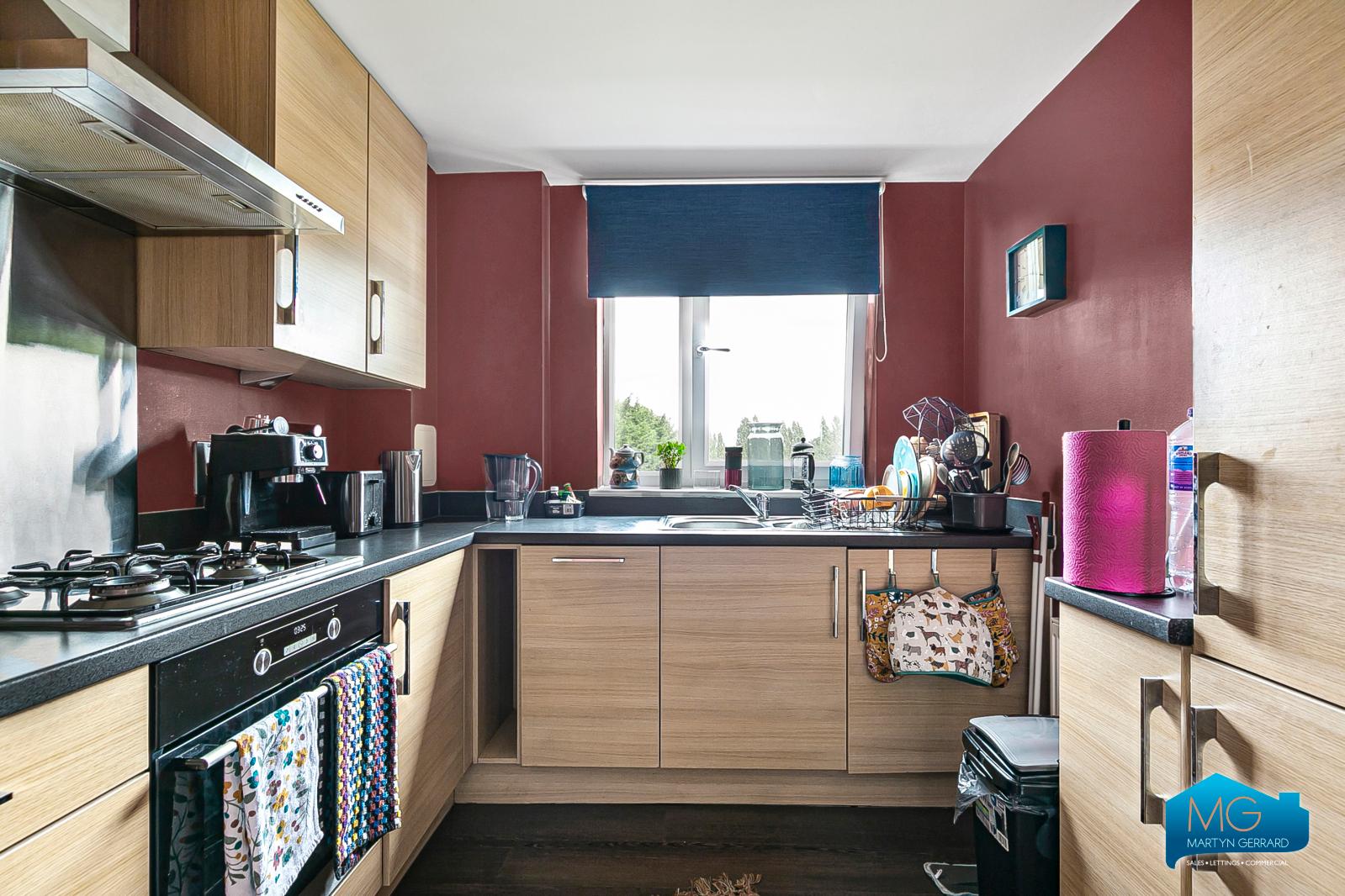 2 bedroom Apartment to rent - Martyn Gerrard