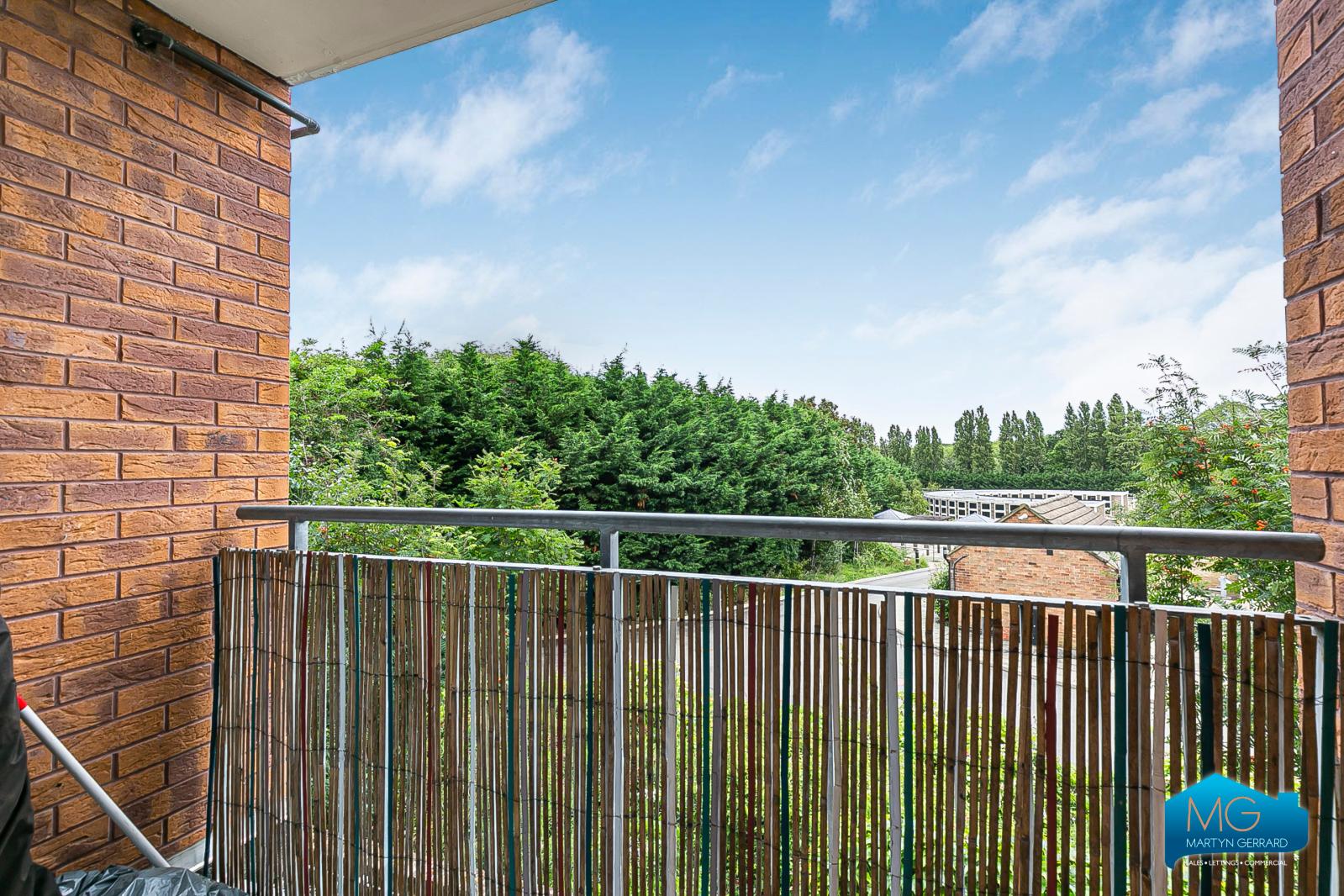 2 bedroom Apartment to rent - Martyn Gerrard