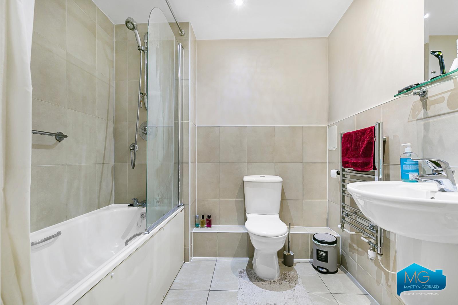 2 bedroom Apartment to rent - Martyn Gerrard