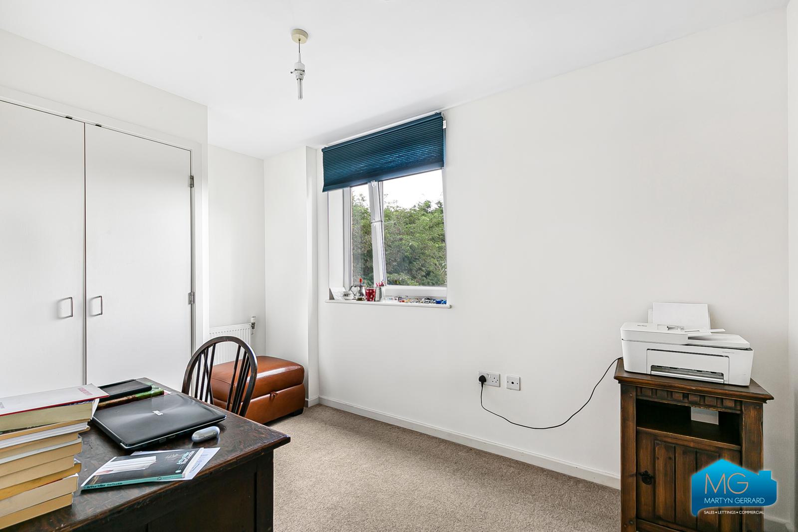 2 bedroom Apartment to rent - Martyn Gerrard