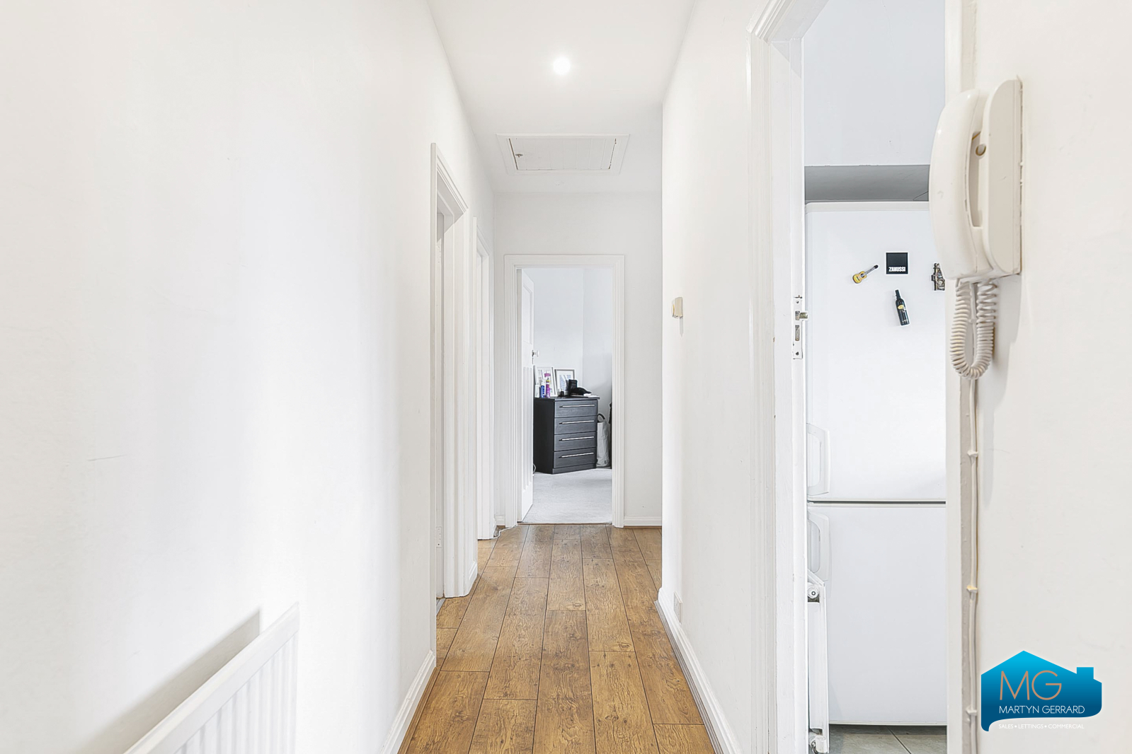2 bedroom Apartment to rent - Martyn Gerrard