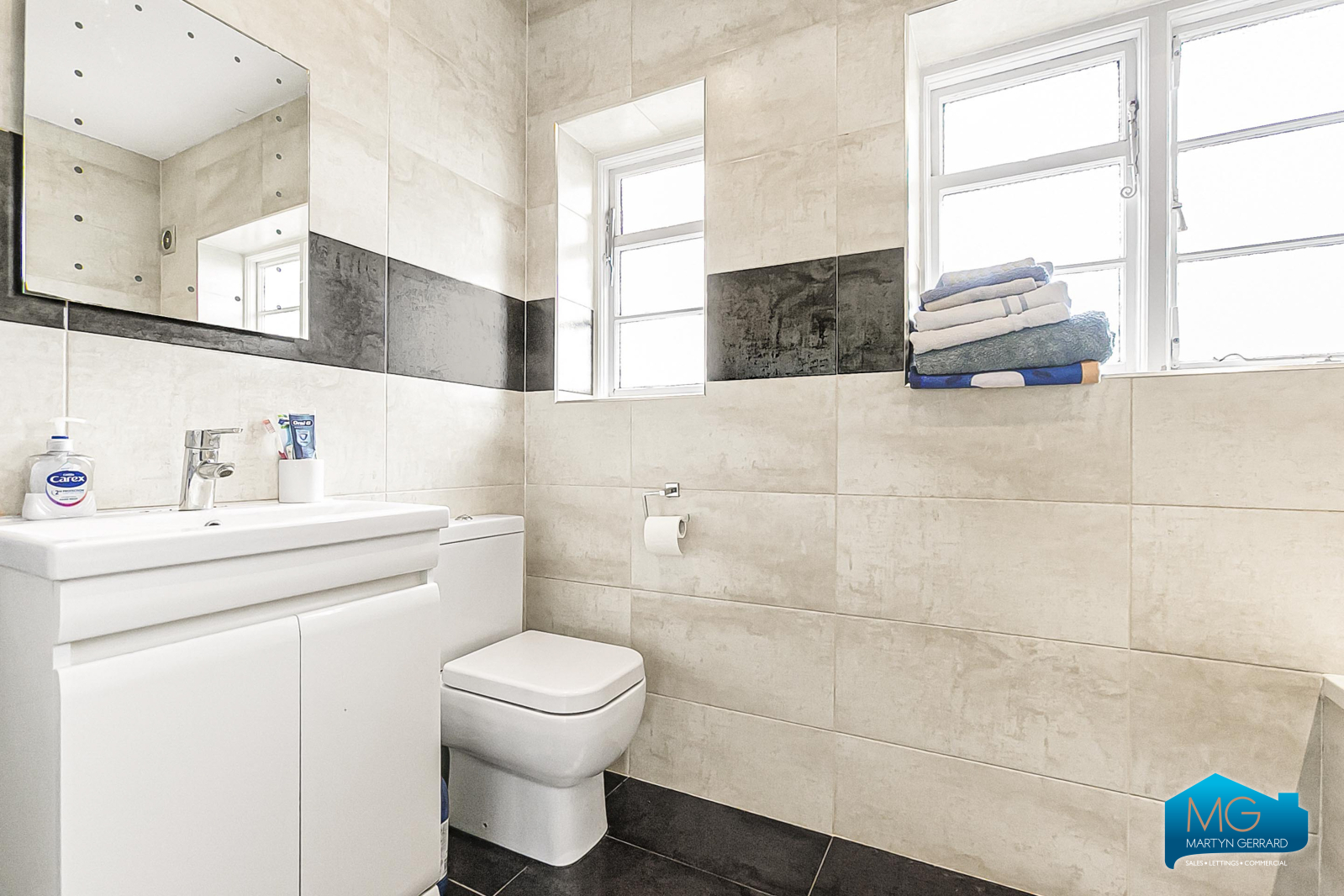 2 bedroom Apartment to rent - Martyn Gerrard