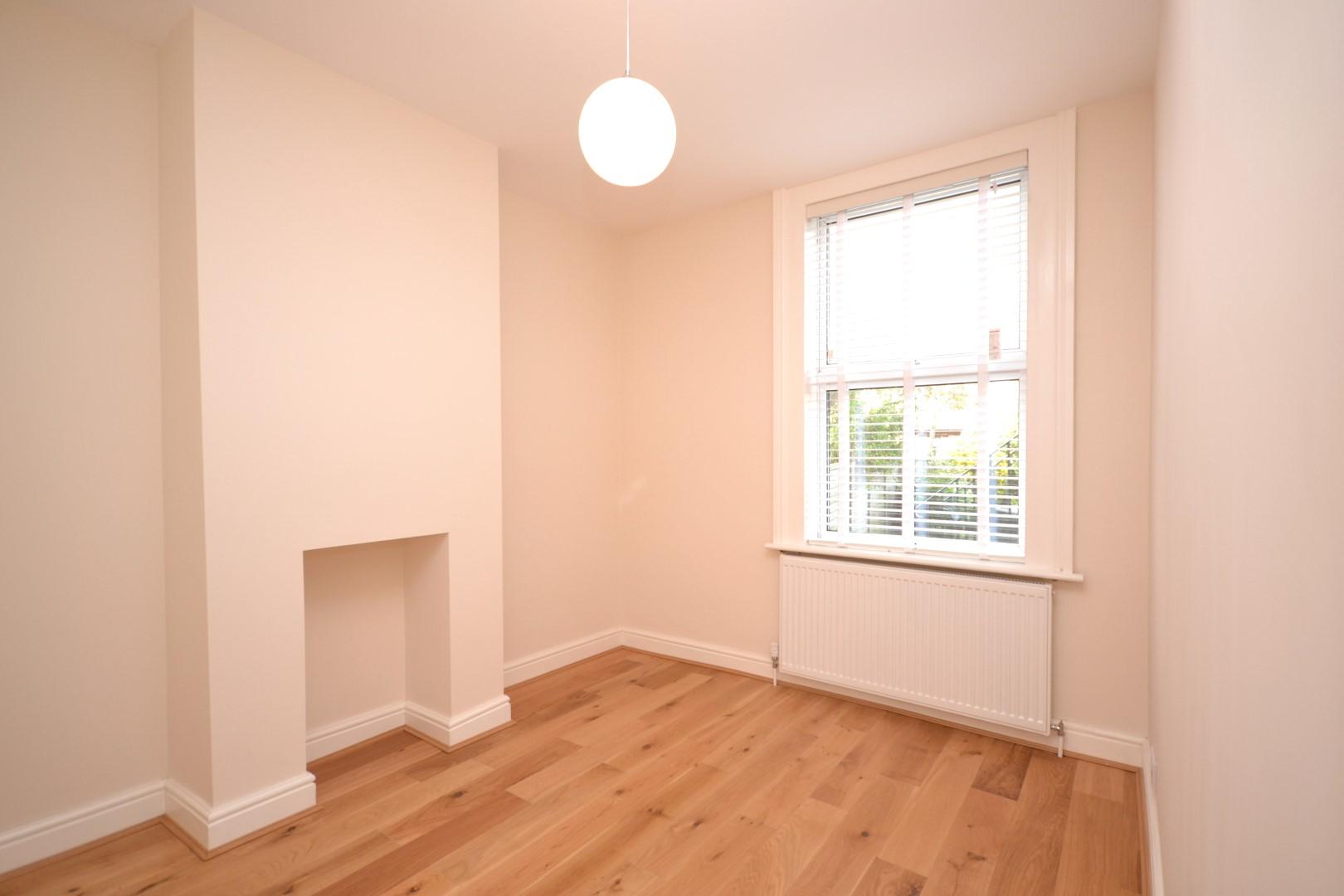 2 bedroom Ground Floor Flat to rent - Martyn Gerrard