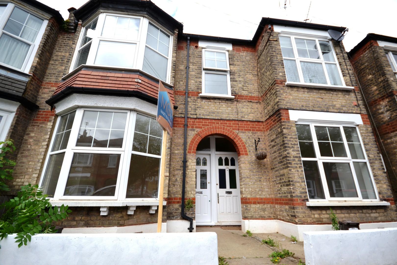 2 bedroom Ground Floor Flat to rent - Martyn Gerrard