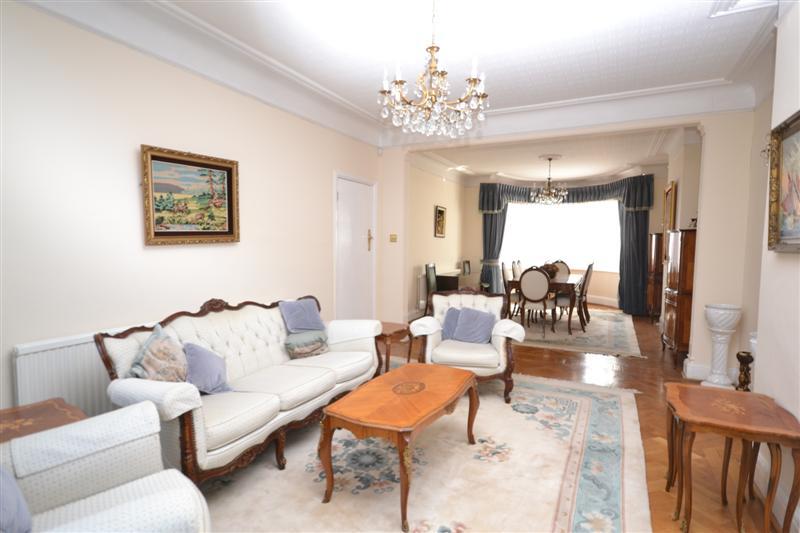 4 bedroom House to rent - Martyn Gerrard