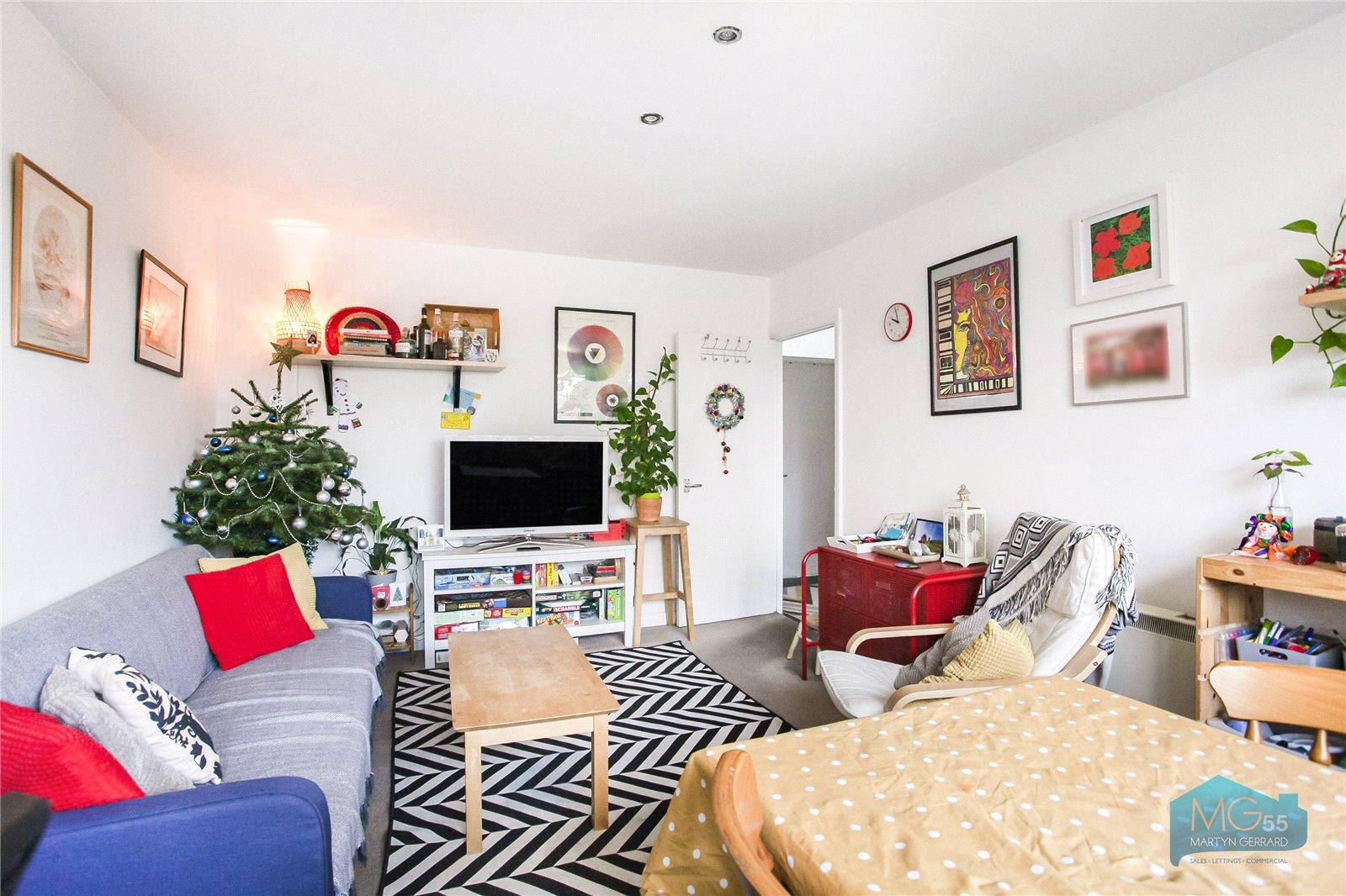 2 bedroom Apartment to rent - Martyn Gerrard