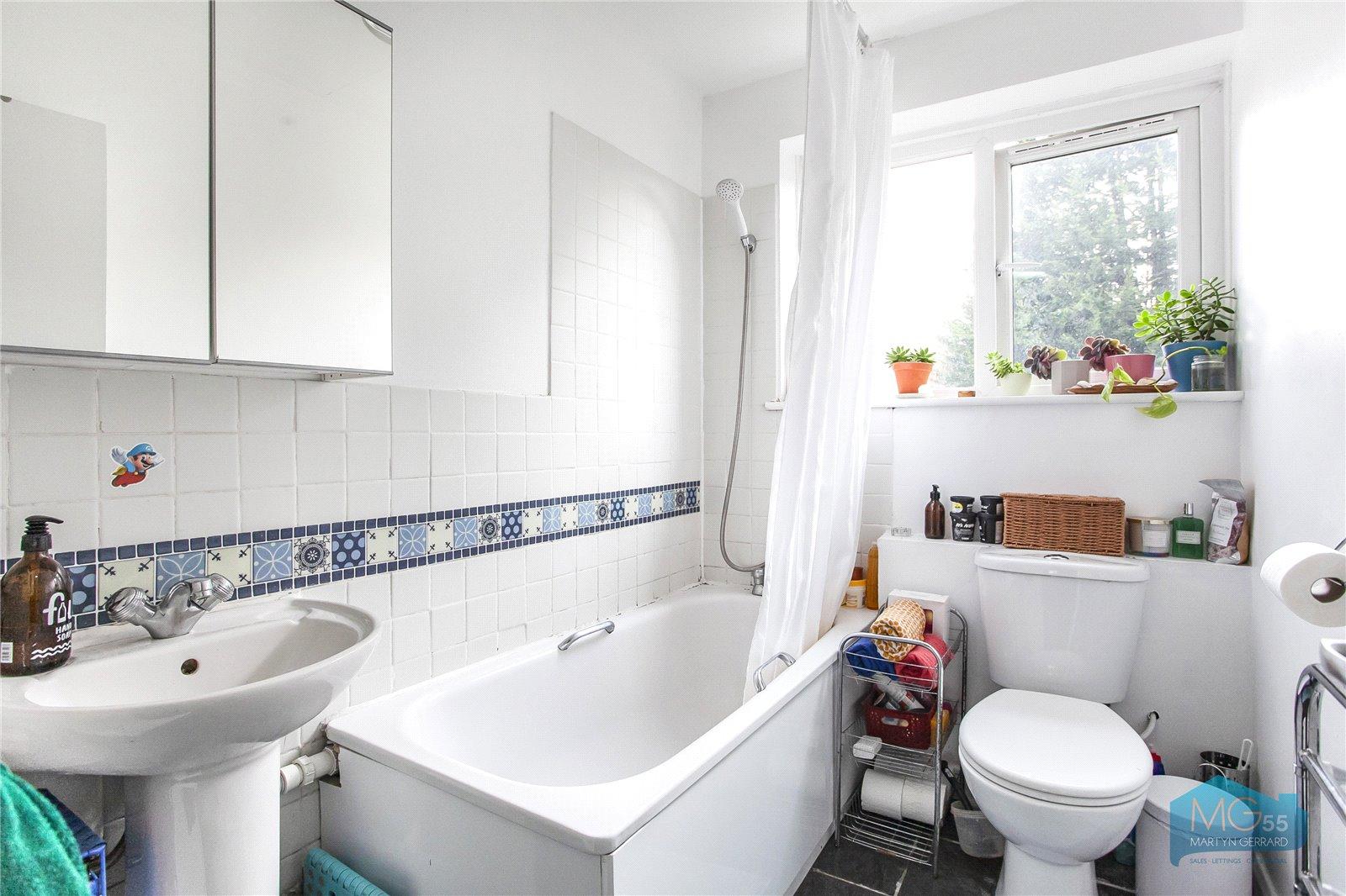 2 bedroom Apartment to rent + ' - Martyn Gerrard