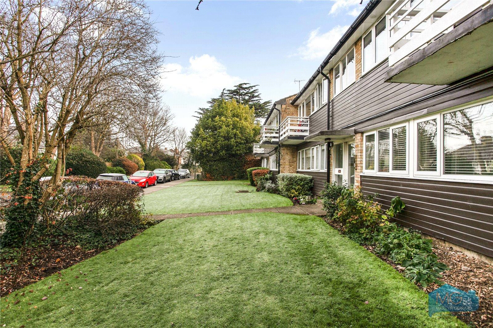 2 bedroom Apartment to rent - Martyn Gerrard