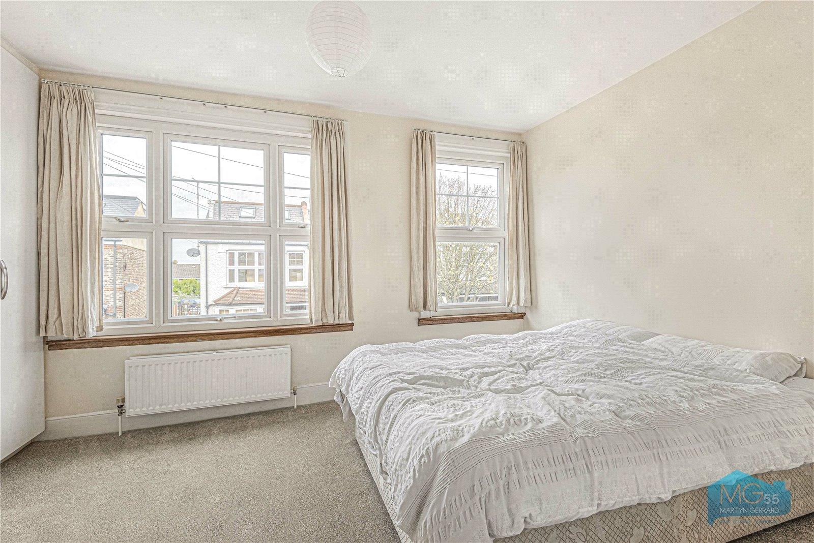 2 bedroom Terraced House to rent - Martyn Gerrard