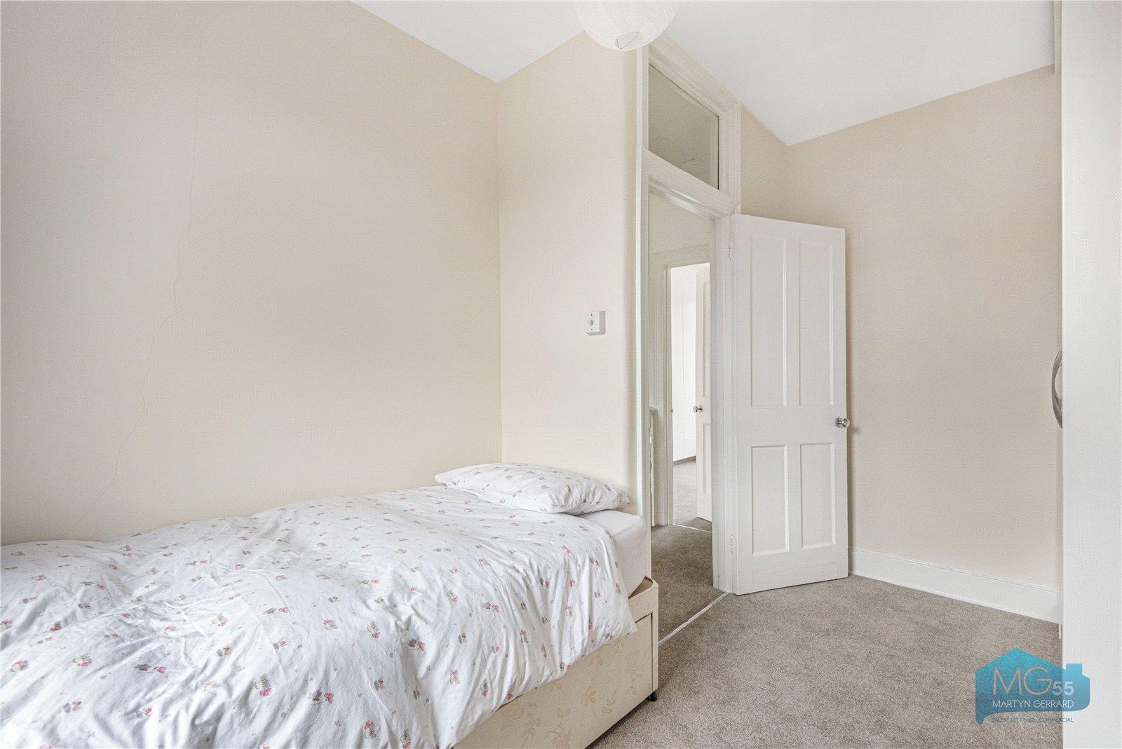 2 bedroom Terraced House to rent - Martyn Gerrard