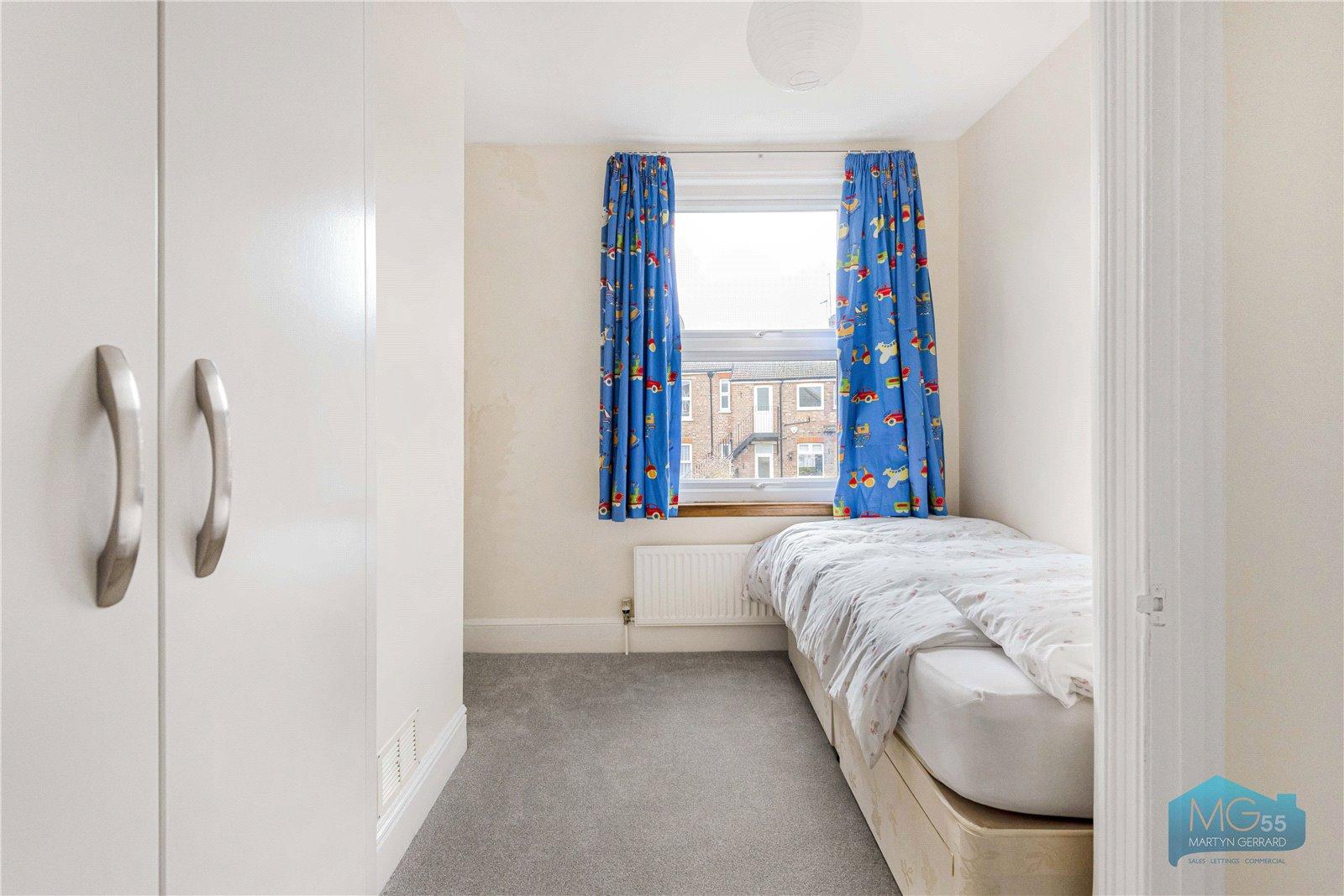 2 bedroom Terraced House to rent - Martyn Gerrard