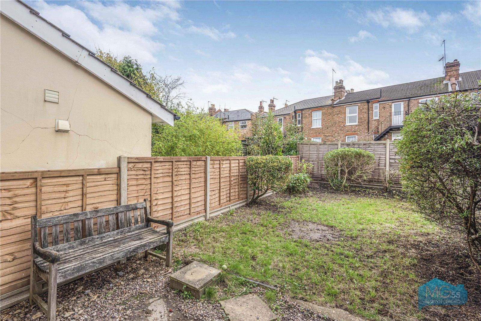 2 bedroom Terraced House to rent - Martyn Gerrard