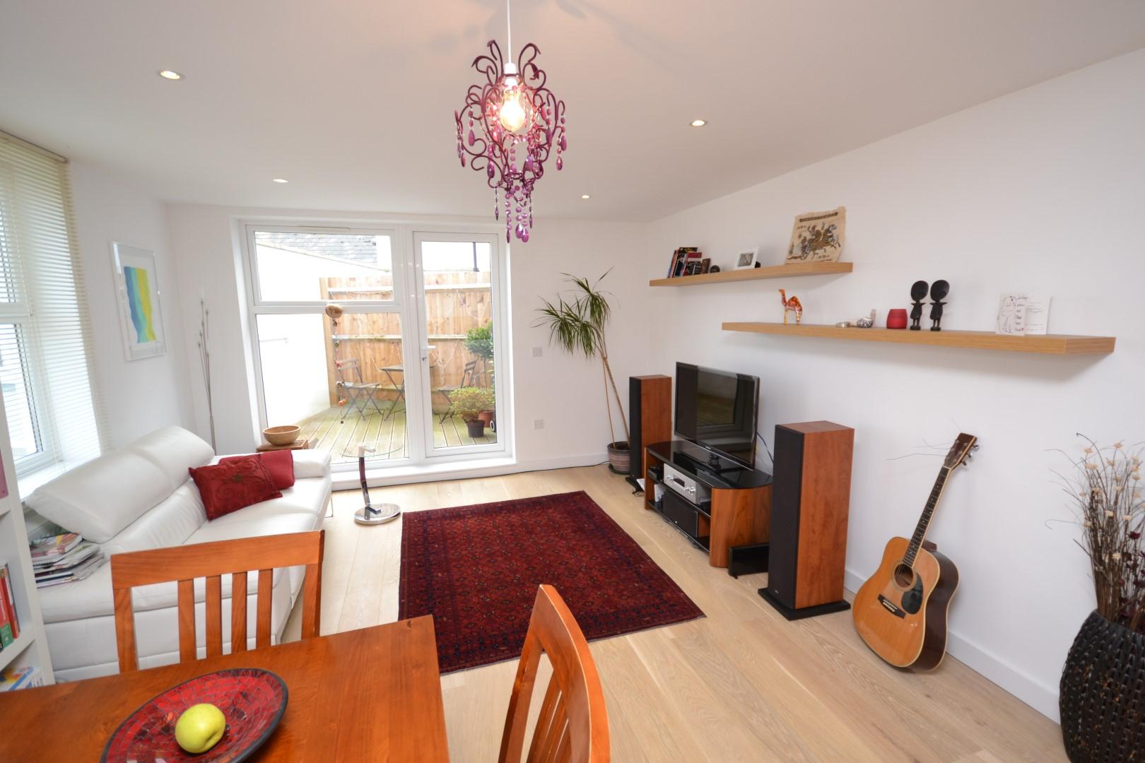 3 bedroom Apartment to rent + ' - Martyn Gerrard