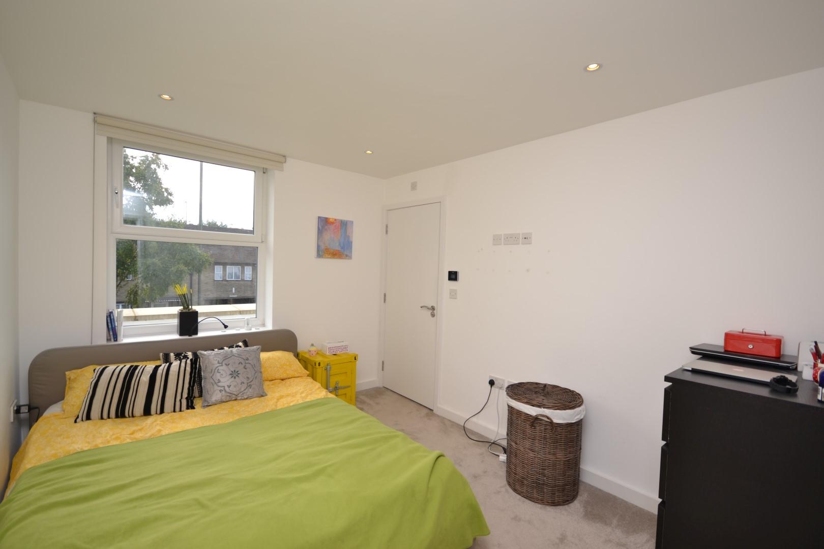 3 bedroom Apartment to rent - Martyn Gerrard