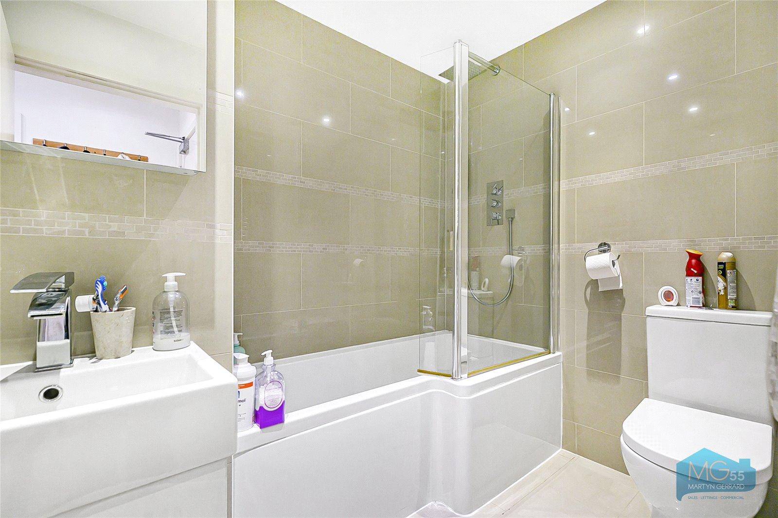 2 bedroom Apartment to rent - Martyn Gerrard