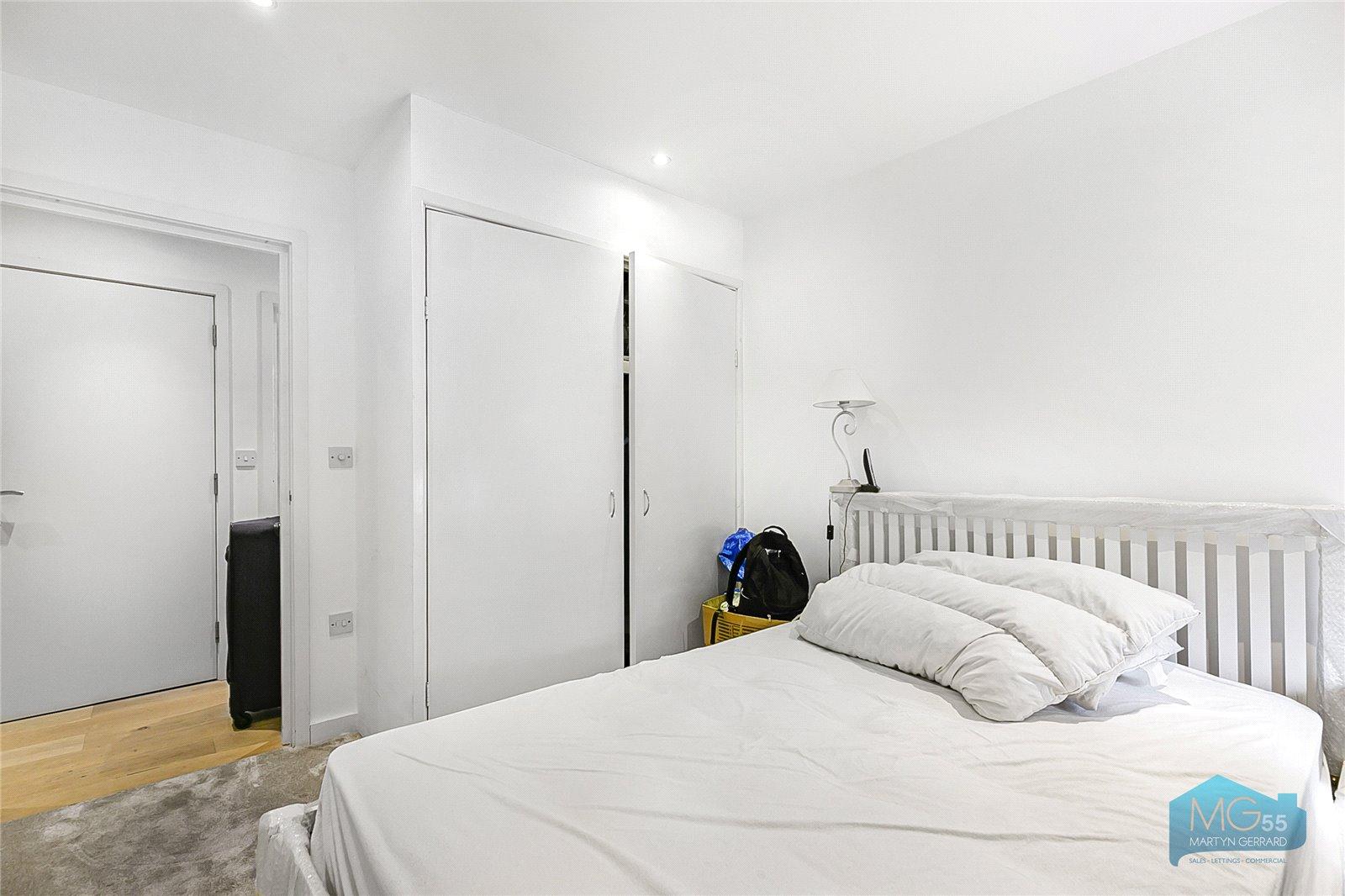 2 bedroom Apartment to rent - Martyn Gerrard