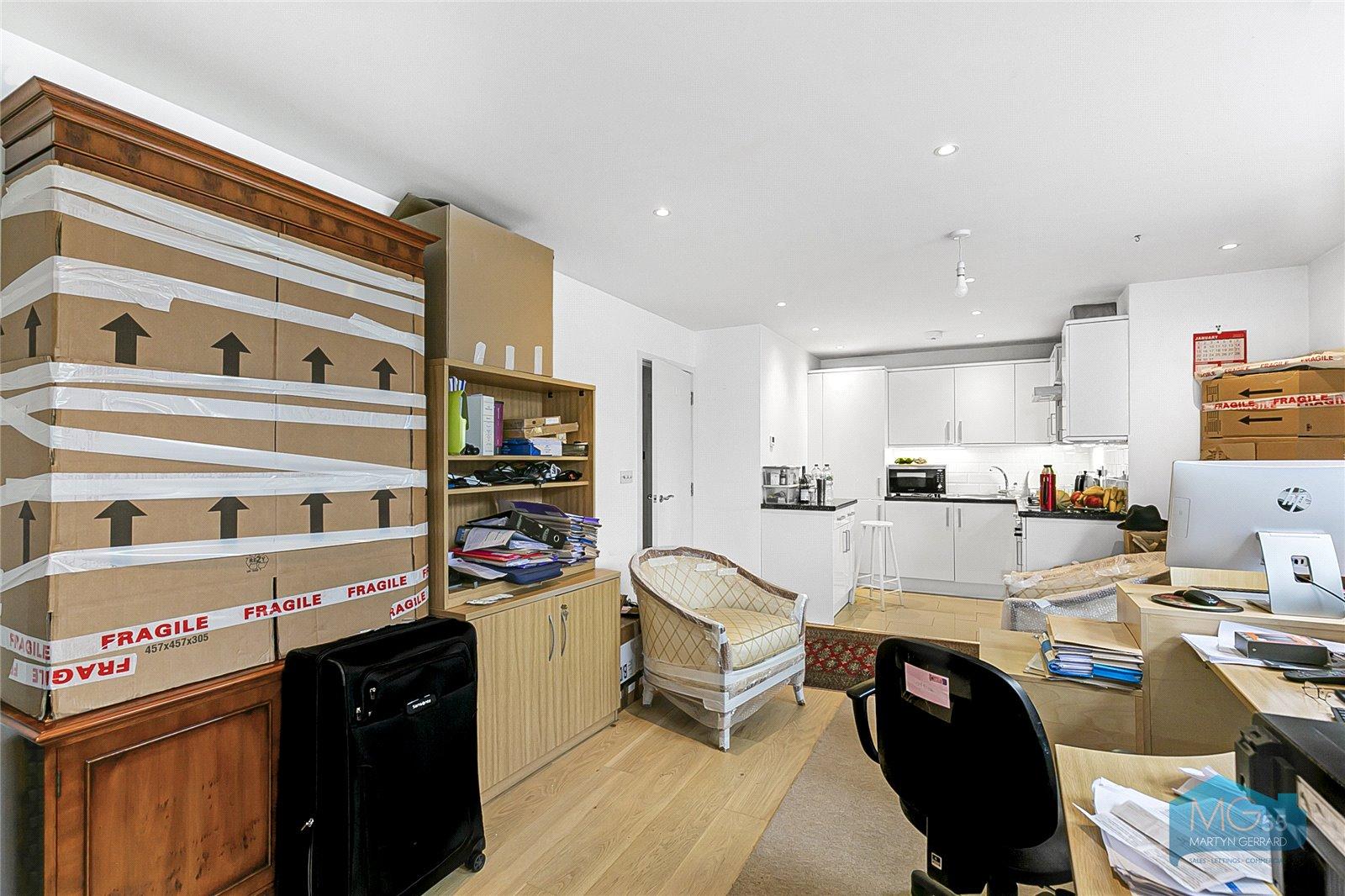 2 bedroom Apartment to rent - Martyn Gerrard