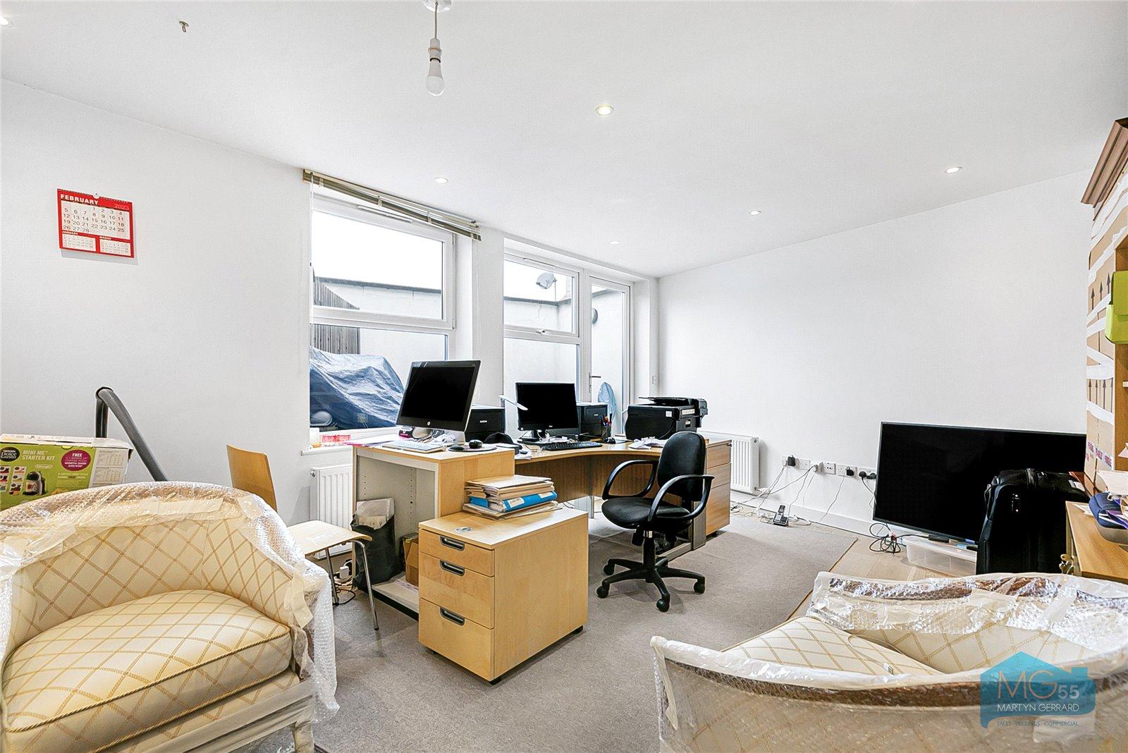2 bedroom Apartment to rent - Martyn Gerrard