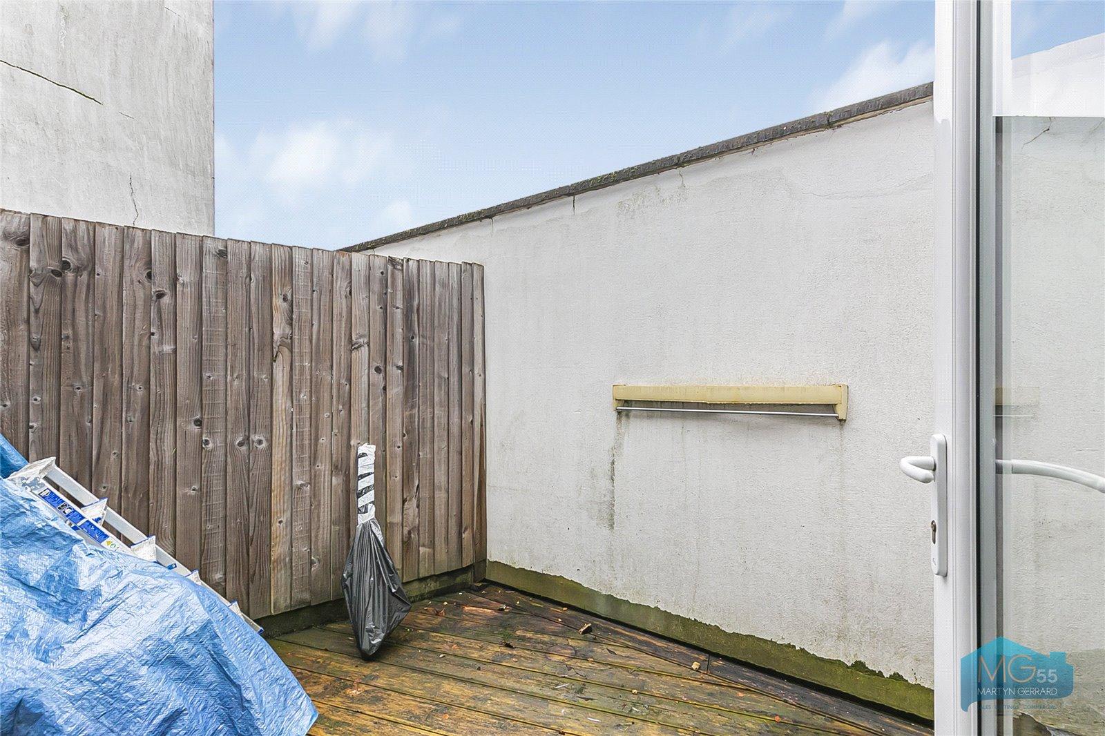 2 bedroom Apartment to rent - Martyn Gerrard