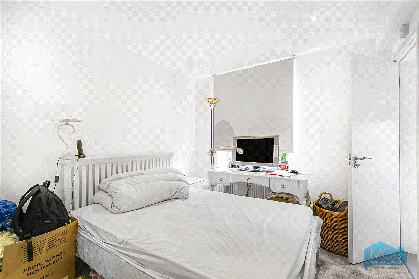 2 bedroom Apartment to rent - Martyn Gerrard