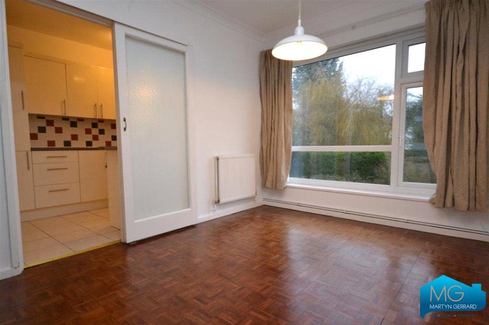 2 bedroom Ground Floor Flat to rent - Martyn Gerrard