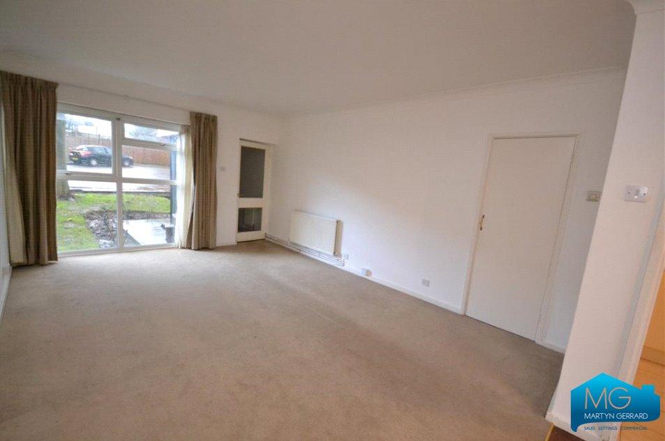 2 bedroom Ground Floor Flat to rent - Martyn Gerrard